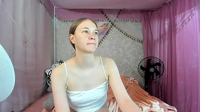 leila bambi  online show from June 1, 2026, 1:55 pm