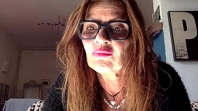 gildamilf online show from October 4, 2025, 10:50 am