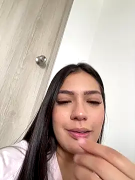 Latina vanessa online show from November 16, 2025, 4:34 pm