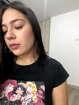 Latina vanessa online show from September 10, 2025, 2:32 am