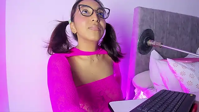 Leticia brownn1 online show from June 19, 2026, 8:03 pm