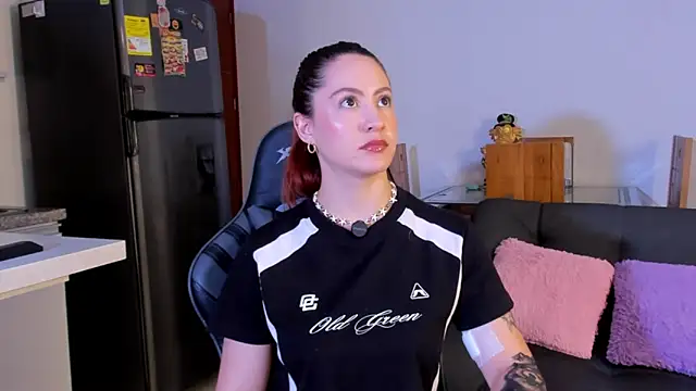 Amypond   online show from April 11, 2026, 7:28 pm