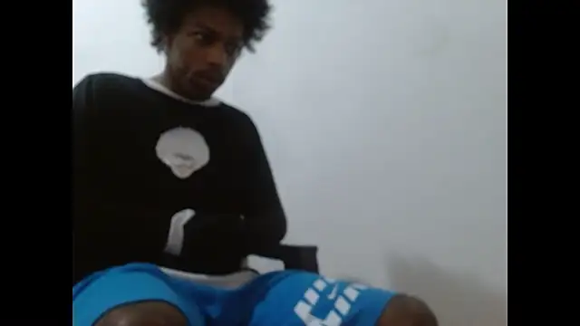 Snapshot of Larry-n-clouds chatting on February 6, 2026, 2:24 pm Larry-n-clouds online show from February 6, 2026, 2:24 pm