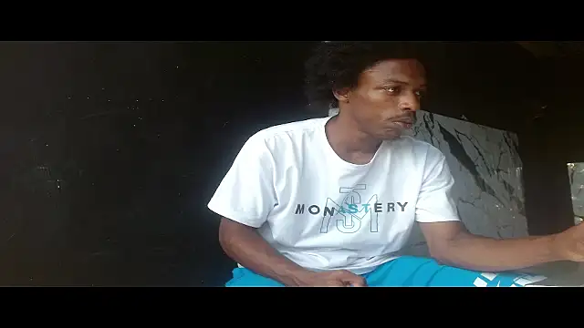 Larry-n-clouds online show from July 31, 2026, 7:33 pm