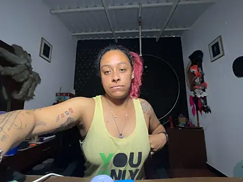 Cata Blue   online show from November 5, 2025, 3:26 pm