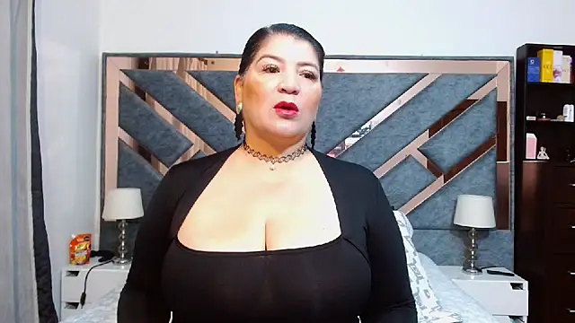 Snapshot of KarlaTesg chatting on September 19, 2025, 9:24 am KarlaTesg online show from September 19, 2025, 9:24 am