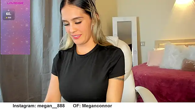 megan connor  online show from November 15, 2025, 12:36 am