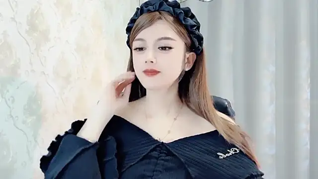 Snapshot of VIWVI chatting on February 4, 2025, 11:38 am VIWVI online show from February 4, 2025, 11:38 am