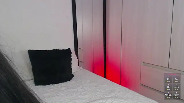 Snapshot of Karla_hernandez_ chatting on November 6, 2025, 11:03 am Karla hernandez online show from November 6, 2025, 11:03 am