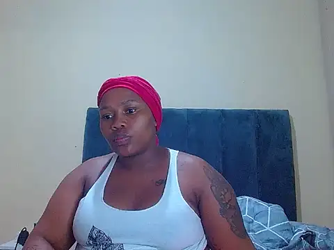 Snapshot of curvycloe1 chatting on February 15, 2026, 2:34 am curvycloe1 online show from February 15, 2026, 2:34 am