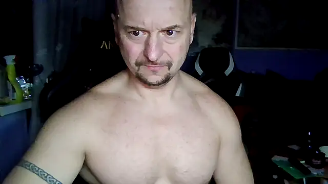 Snapshot of Sports-beast chatting on February 3, 2026, 9:42 pm Sports-beast online show from February 3, 2026, 9:42 pm