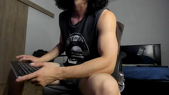 TristanWoods online show from June 26, 2026, 12:33 pm
