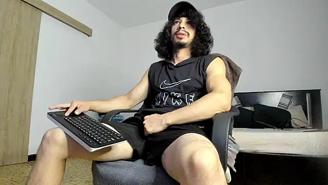 TristanWoods online show from May 5, 2026, 9:23 am