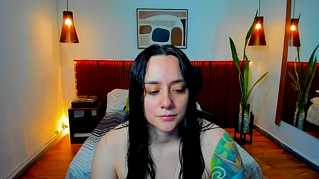 KatherineBond online show from November 19, 2025, 6:30 pm