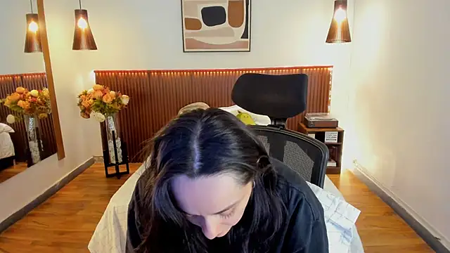 KatherineBond online show from June 26, 2026, 7:20 pm