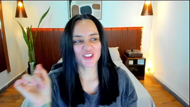 KatherineBond online show from September 18, 2025, 8:56 pm