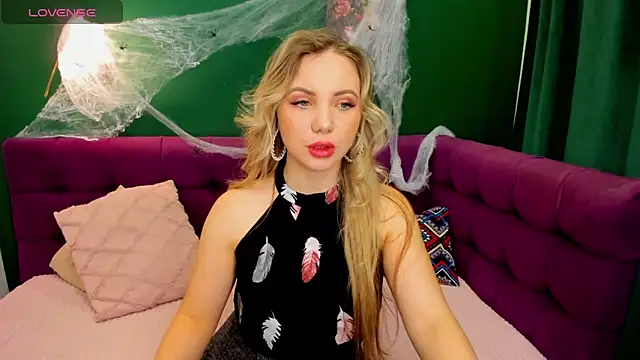 Snapshot of EvaMoran chatting on October 25, 2025, 1:38 am EvaMoran online show from October 25, 2025, 1:38 am