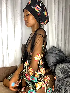 kelsie421 online show from October 19, 2025, 9:28 pm