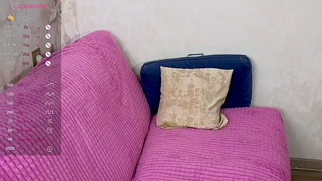 TrissMerigold9 online show from September 8, 2025, 7:46 pm