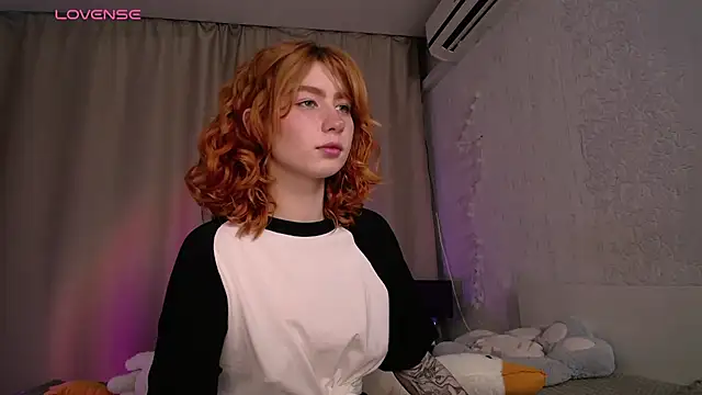 Evaa Moonn  online show from November 1, 2025, 6:51 am