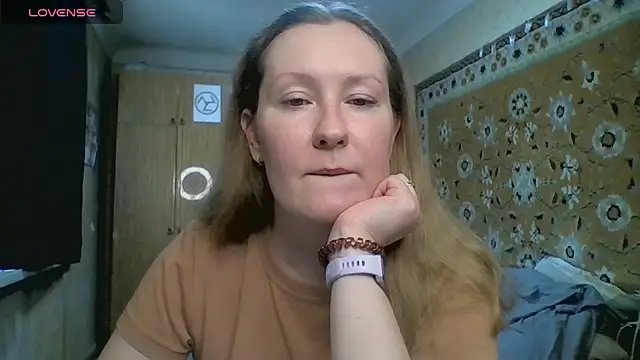 AnnaXLovers online show from May 14, 2026, 11:18 am