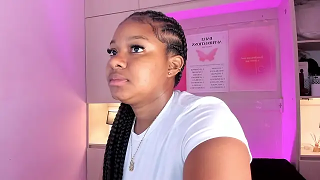 tamaraa smiith online show from September 28, 2025, 12:56 pm