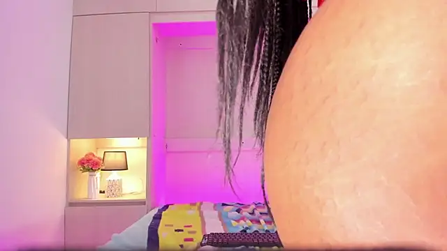 tamaraa smiith online show from March 11, 2025, 2:51 pm