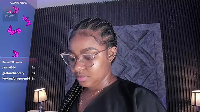 tamaraa smiith online show from October 7, 2025, 7:48 pm