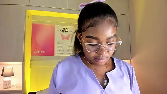 tamaraa smiith online show from November 26, 2025, 7:36 pm