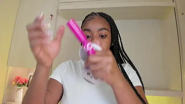 Snapshot of tamaraa_smiith chatting on February 17, 2026, 7:44 pm tamaraa smiith online show from February 17, 2026, 7:44 pm