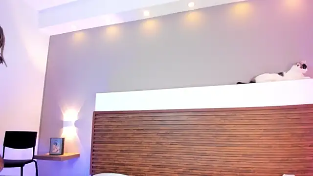 Adelehottman online show from February 27, 2026, 12:27 pm