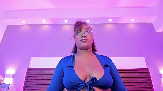 Adelehottman online show from April 3, 2026, 1:34 am