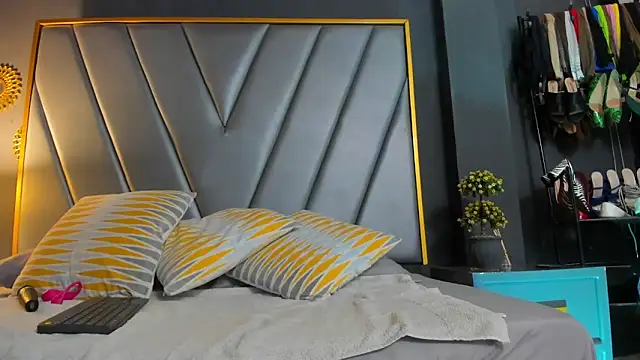 BrendaAdams  online show from February 3, 2026, 10:31 am