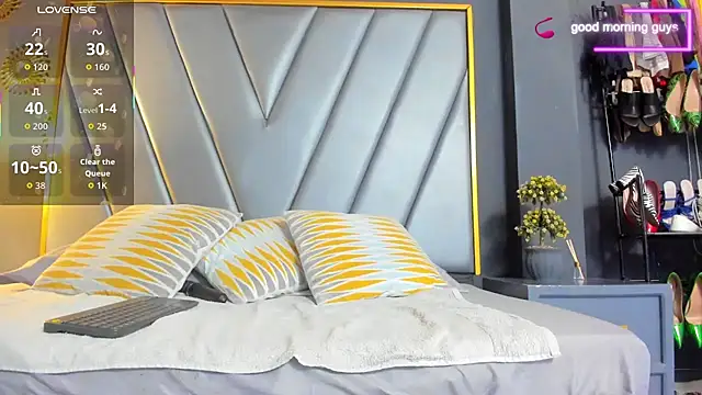 BrendaAdams  online show from February 2, 2026, 11:09 am