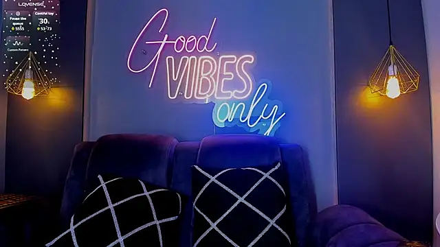 Snapshot of LOLIITA__LOVE chatting on October 15, 2025, 5:32 pm LOLIITA LOVE online show from October 15, 2025, 5:32 pm