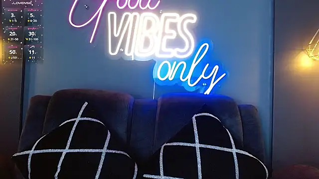 Snapshot of LOLIITA__LOVE chatting on October 3, 2025, 6:20 pm LOLIITA LOVE online show from October 3, 2025, 6:20 pm