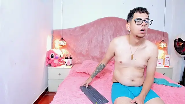 Derek and Skarlet online show from December 4, 2025, 2:49 pm