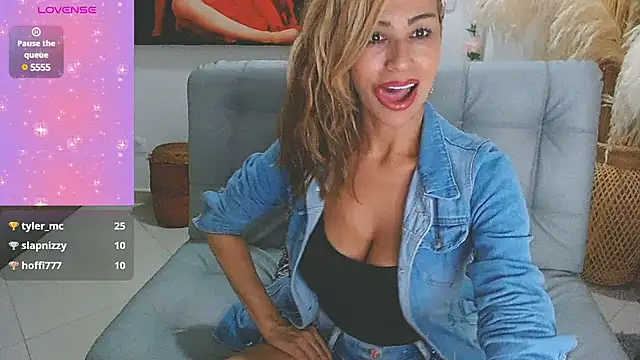 Isabelhot1 online show from March 15, 2025, 8:54 pm