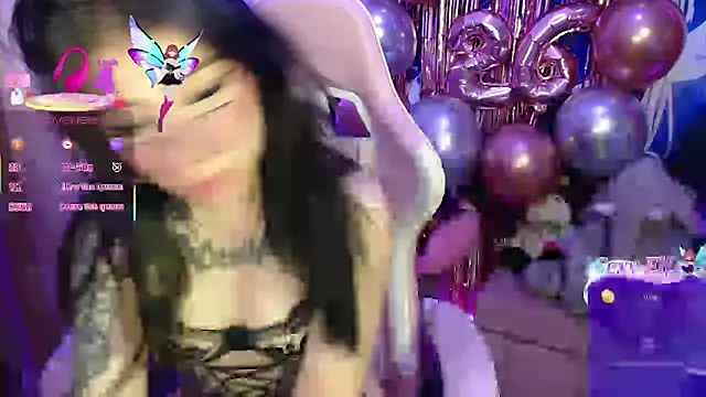 GamerCarrie online show from May 10, 2026, 12:36 am