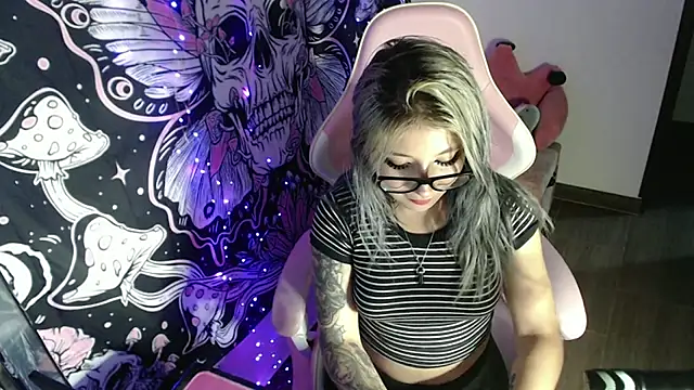 GamerCarrie online show from February 25, 2025, 8:36 am