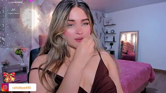 Snapshot of cattaleya___ chatting on November 19, 2025, 2:44 am cattaleya online show from November 19, 2025, 2:44 am