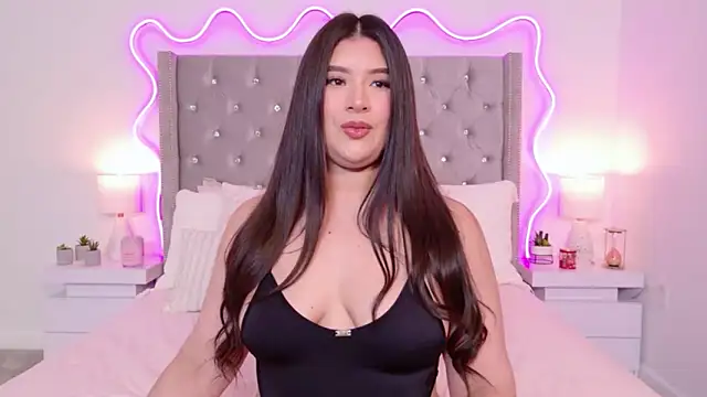 JuliaSUMMERS2022 online show from April 7, 2026, 9:38 pm