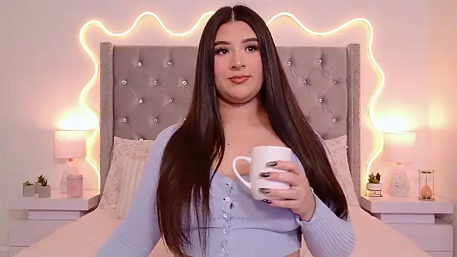 JuliaSUMMERS2022 online show from October 21, 2025, 12:21 am