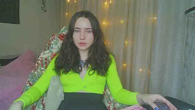 Snapshot of Aurora_workerr chatting on February 1, 2026, 1:31 pm Aurora workerr online show from February 1, 2026, 1:31 pm