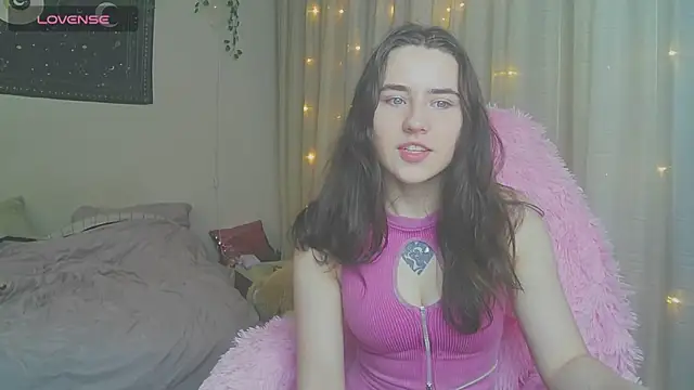 Snapshot of Aurora_workerr chatting on February 14, 2026, 2:39 pm Aurora workerr online show from February 14, 2026, 2:39 pm