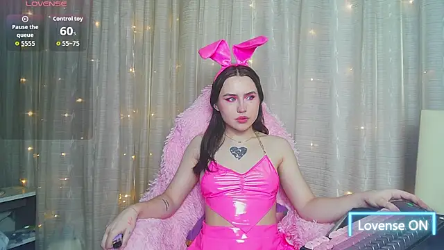 Snapshot of Aurora_workerr chatting on January 17, 2026, 10:41 am Aurora workerr online show from January 17, 2026, 10:41 am