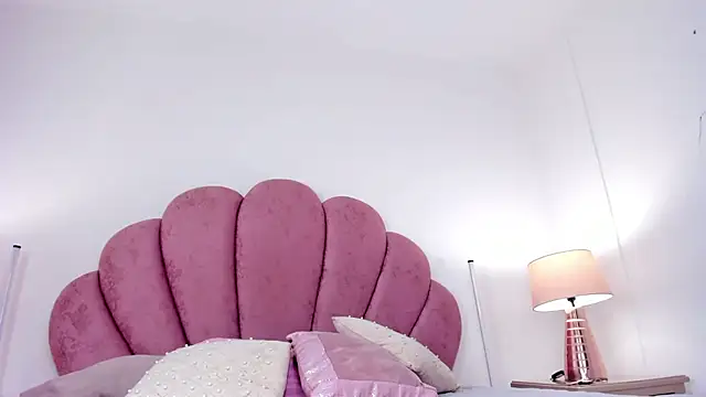 Snapshot of Paytonferrara chatting on February 18, 2026, 1:47 am Paytonferrara online show from February 18, 2026, 1:47 am