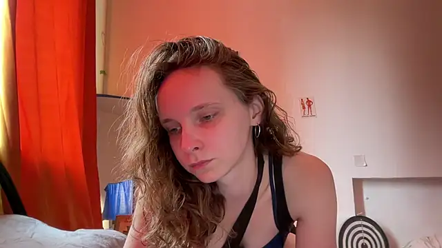 Snapshot of MikkyMoony chatting on September 18, 2025, 9:23 am MikkyMoony online show from September 18, 2025, 9:23 am