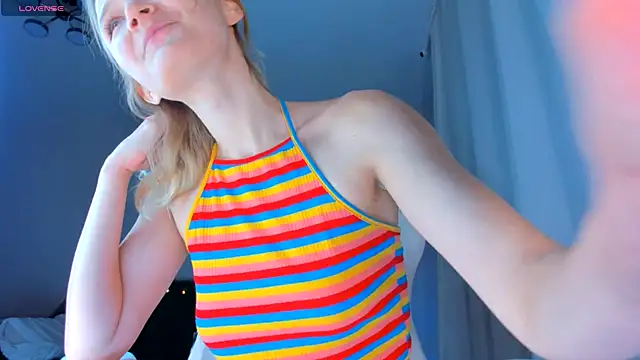 JennyWoody online show from November 26, 2025, 2:22 am