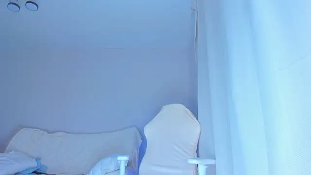 JennyWoody online show from September 13, 2025, 4:29 pm